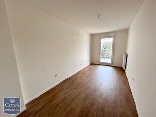  Appartement à louer 4 pièces 80 m²