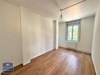  Maison à louer 5 pièces 200 m²