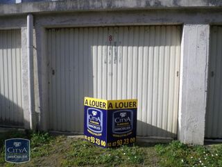  Parking / Garage à louer 