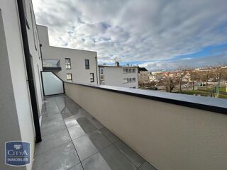 Appartement à louer 4 pièces 81 m²