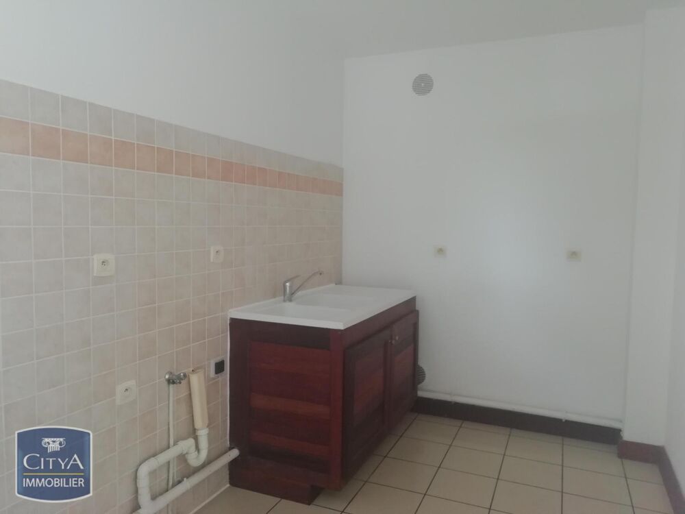 location Appartement - 2 pièce(s) - 39 m² Saint-Pierre (97410)