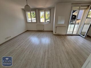  Appartement à louer 3 pièces 64 m²