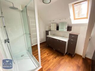  Appartement à louer 3 pièces 79 m²