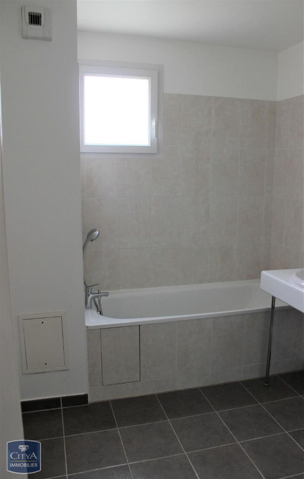 location Appartement - 3 pièce(s) - 63 m² Corbeil-Essonnes (91100)
