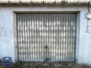  Parking / Garage à louer 