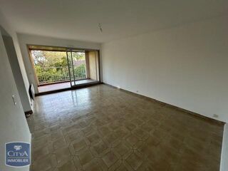  Appartement à louer 4 pièces 75 m²
