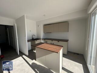  Appartement à louer 3 pièces 65 m²