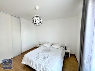  Appartement à louer 4 pièces 82 m²