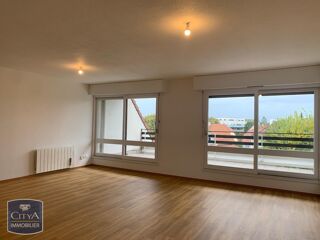  Appartement à louer 4 pièces 96 m²