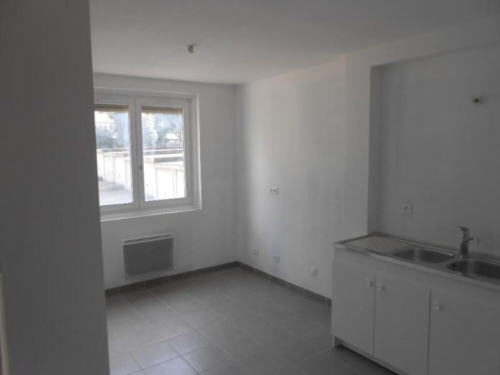 12 Rue Gambetta. F4 de 83m² - Cuisine semi-ouverte, gran....