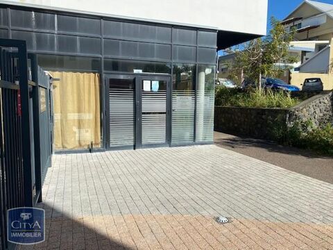 A louer LOCAL PROFESSIONNEL d'environ 66m2 dont un bo... 750 97410 Saint pierre