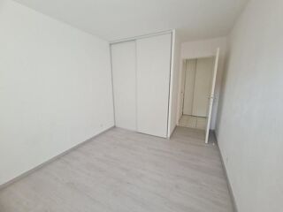  Appartement à louer 2 pièces 55 m²