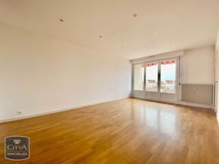  Appartement à louer 4 pièces 80 m²