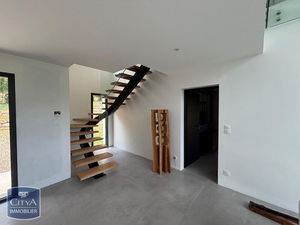 location Maison - 5 pièce(s) - 218 m² Lembras (24100)