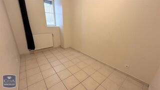  Appartement à louer 4 pièces 115 m²