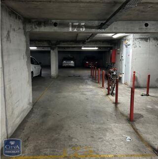  Parking / Garage � louer 