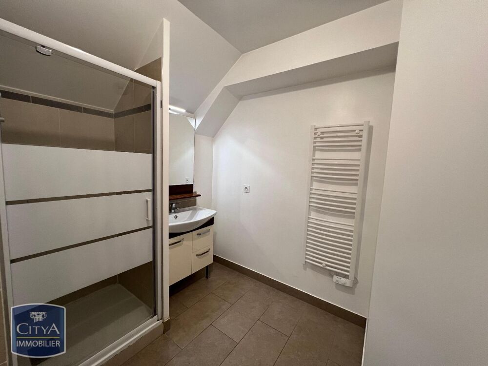 À LOUER : Découvrez cet appartement récent T2 situé à Bu....