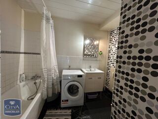  Appartement à louer 4 pièces 79 m²