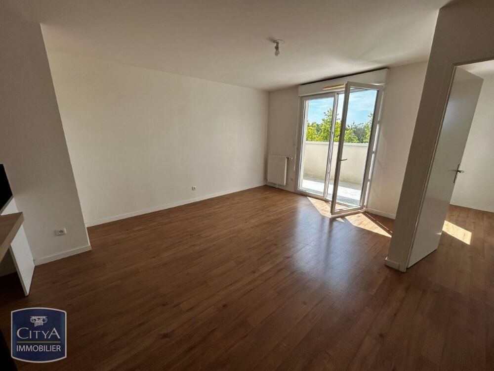 À LOUER : Appartement T2 situé à Évry, dans le départeme....