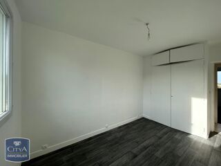  Appartement à louer 4 pièces 83 m²