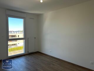  Appartement à louer 4 pièces 74 m²