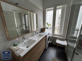 Appartement à louer 3 pièces 86 m²