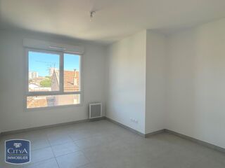 Appartement à louer 3 pièces 59 m²