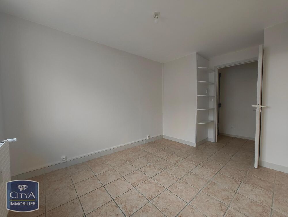 ROANNE - T2 RENOVE - GARAGE - CHAUFFAGE INCLUS Apparteme....