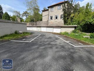  Parking / Garage à louer 