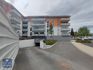  Parking / Garage à louer 