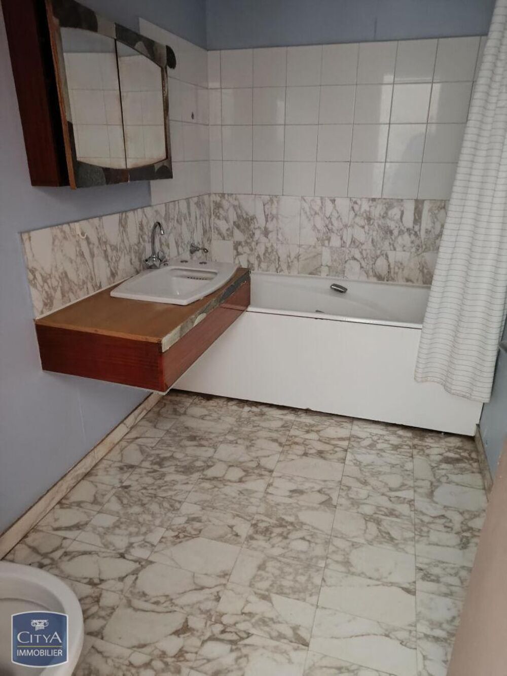 À LOUER : Appartement de type studio situé dans la rue N....