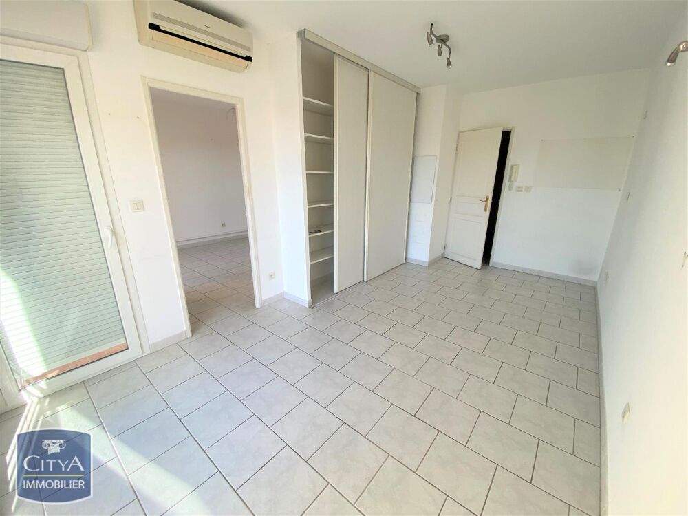 A LOUER -- APPARTEMENT 2 PIECES -- PORT SAINT LOUIS DU R....