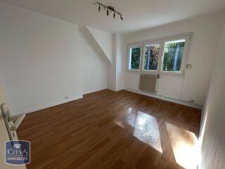  Appartement à louer 5 pièces 93 m²