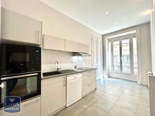  Appartement à louer 5 pièces 125 m²