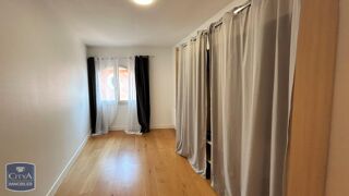  Appartement à louer 3 pièces 84 m²