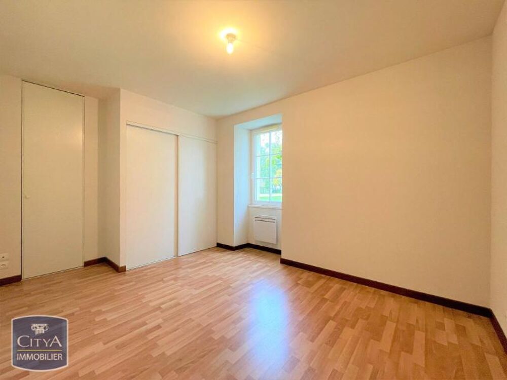 COUTRAS - T3 AU RDC AVEC DOUCHE + GARAGE + CAVE Dans une....