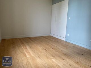  Appartement à louer 4 pièces 95 m²