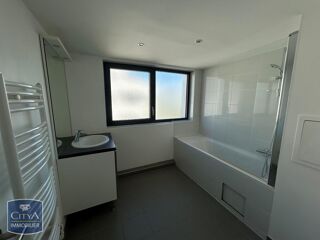  Appartement à louer 4 pièces 98 m²