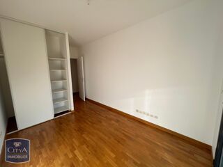  Appartement à louer 4 pièces 103 m²