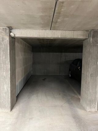  Parking / Garage  louer 