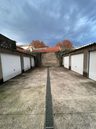  Parking / Garage à louer 