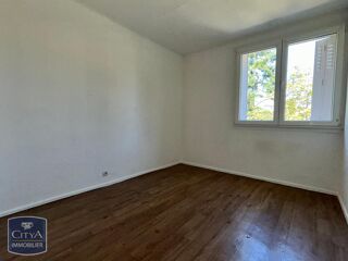  Appartement à louer 4 pièces 79 m²