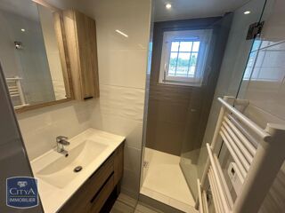  Appartement à louer 3 pièces 65 m²