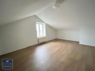  Appartement à louer 4 pièces 98 m²