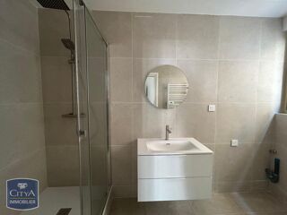  Appartement à louer 3 pièces 65 m²