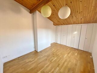  Appartement à louer 3 pièces 81 m²