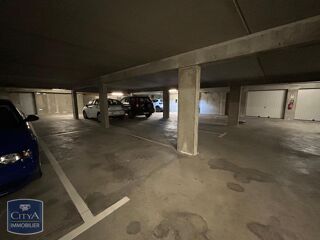  Parking / Garage à louer 15 m²