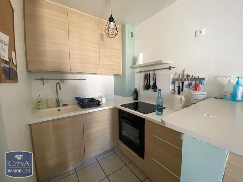 À LOUER : Un charmant appartement T1 à ST PIERRE, Meublé....