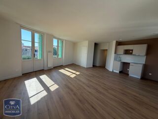  Appartement à louer 4 pièces 90 m²