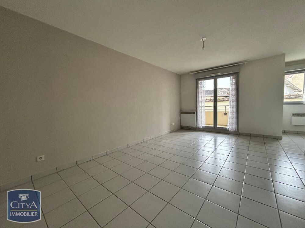 location Appartement - 2 pièce(s) - 47 m² Saint-Amand-Montrond (18200)